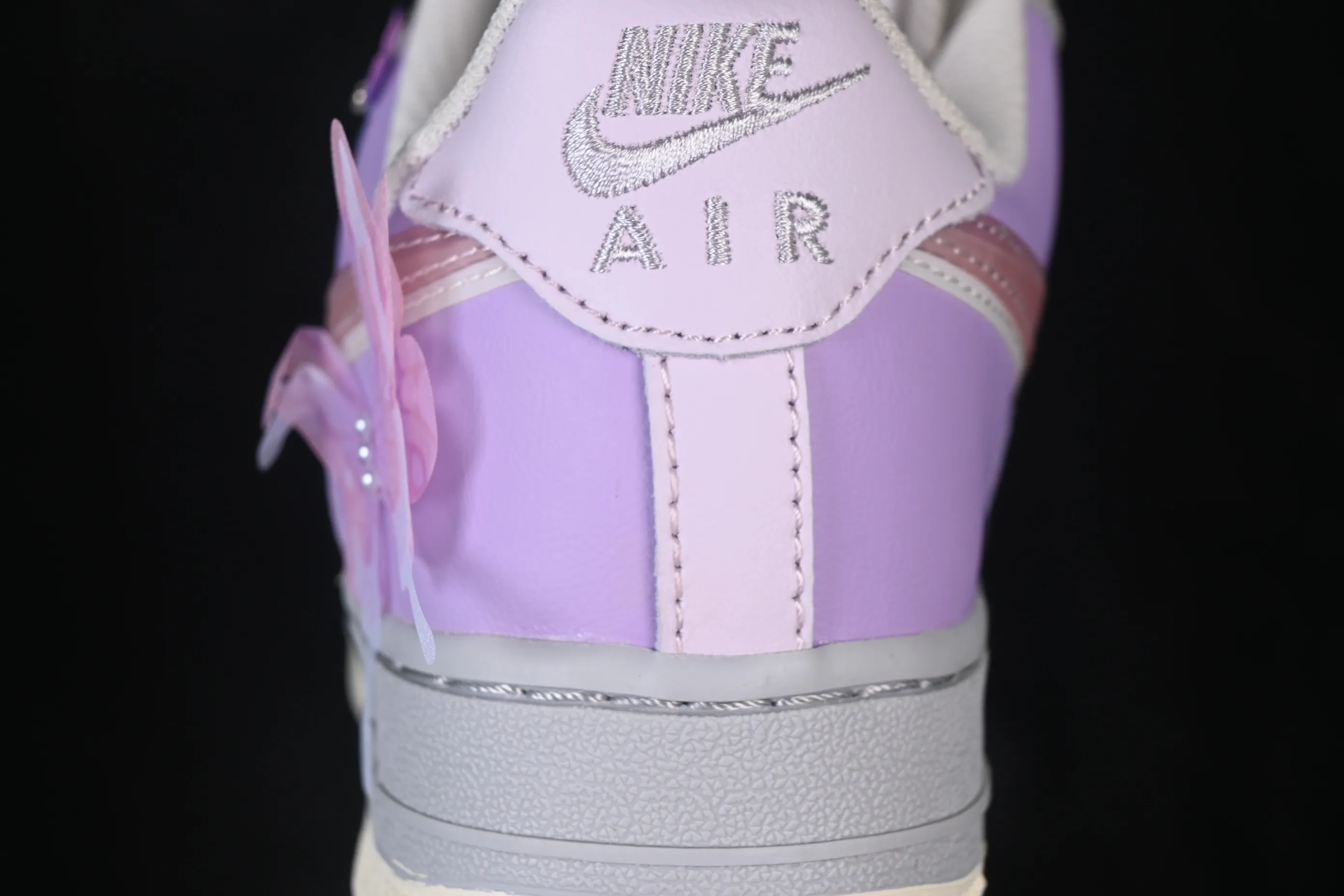All categories Nk Air Force 1 Air Force series Nk Air Force 1 Low Air Force low-top Nike Air Force 1'07 Low Hand-painted graffiti Pink and purple butterfly language Air Force 1 low-top casual sneakers CJ0304-160